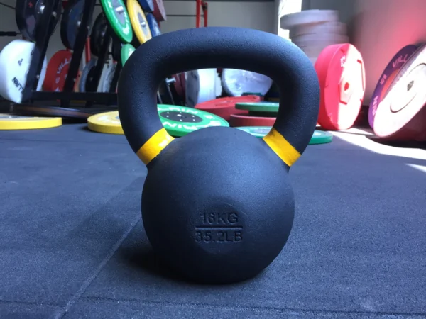 4kg 8kg 16kg 32kg Hot Sale High Quality Factory Fitness Wholesale Customize Color Cast Iron Competition Kettlebells - Image 2